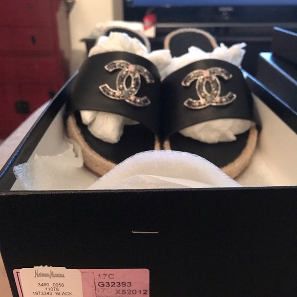 SOLD!!! Chanel Espadrilles Sandal - Picture 2 of 8